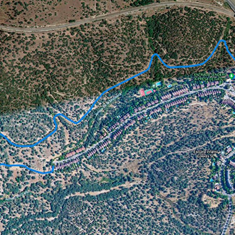 Imagen aerea del sendero de la Finca Los Viales